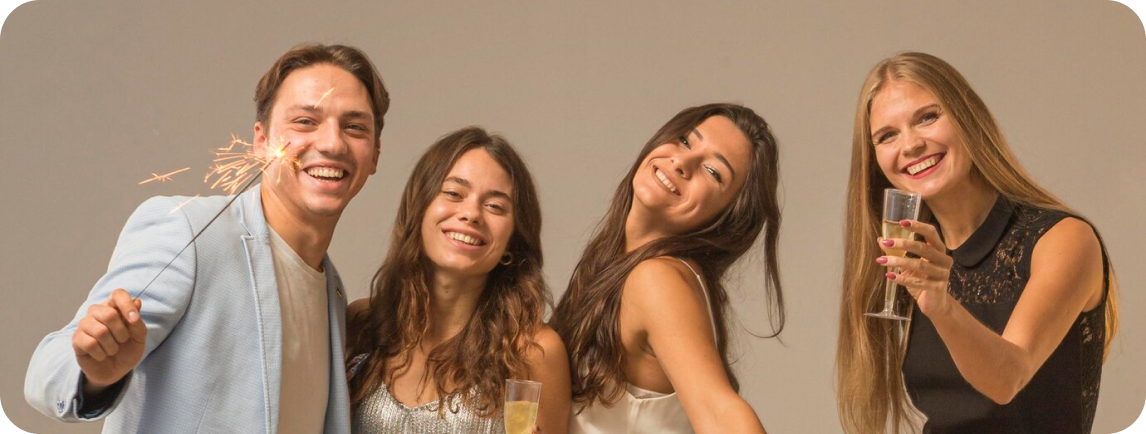 Друзья на дне рождении